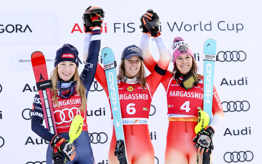 Mikaela Shiffrin, Camille Rast und Wendy Holdener (v.l.) auf dem Podest von Kranjska Gora.