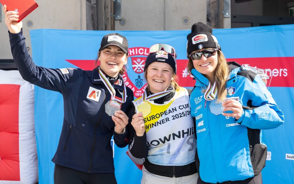 Anna Schilcher, Stefanie Grob und Sara Thaler haben einen fixen Startplatz in den Weltcup-Abfahrten 2026/27. -  Foto: GEPA pictures