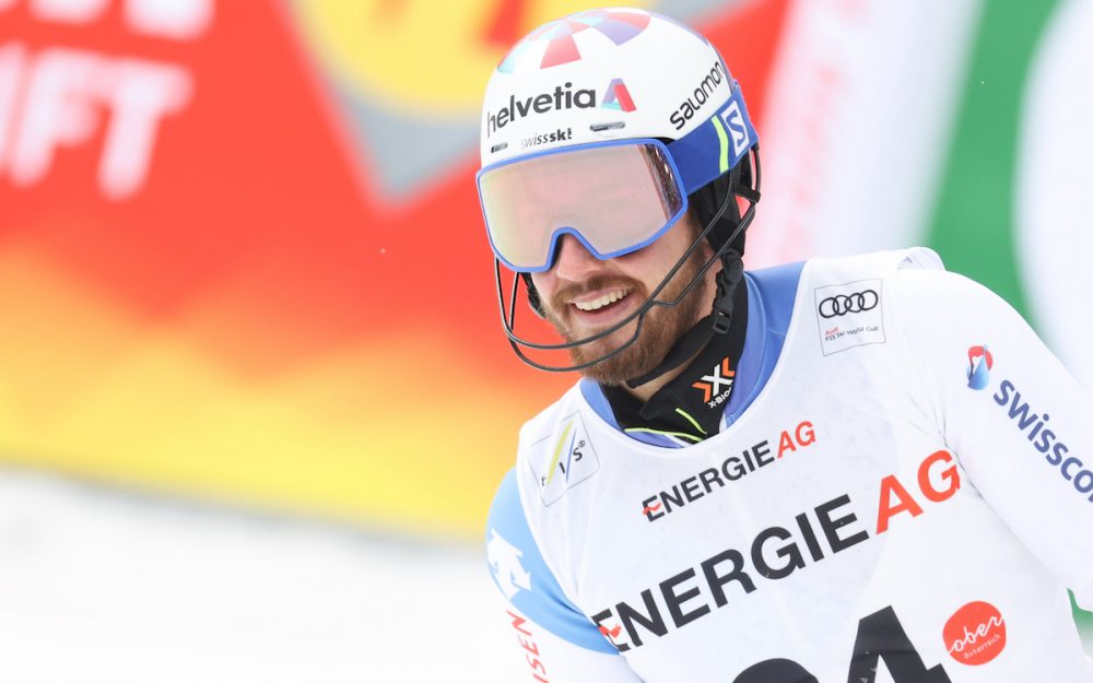 Luca Aerni sichert sich in Crans Montana das Preisgeld Luca Aerni. – Foto: GEPA pictures