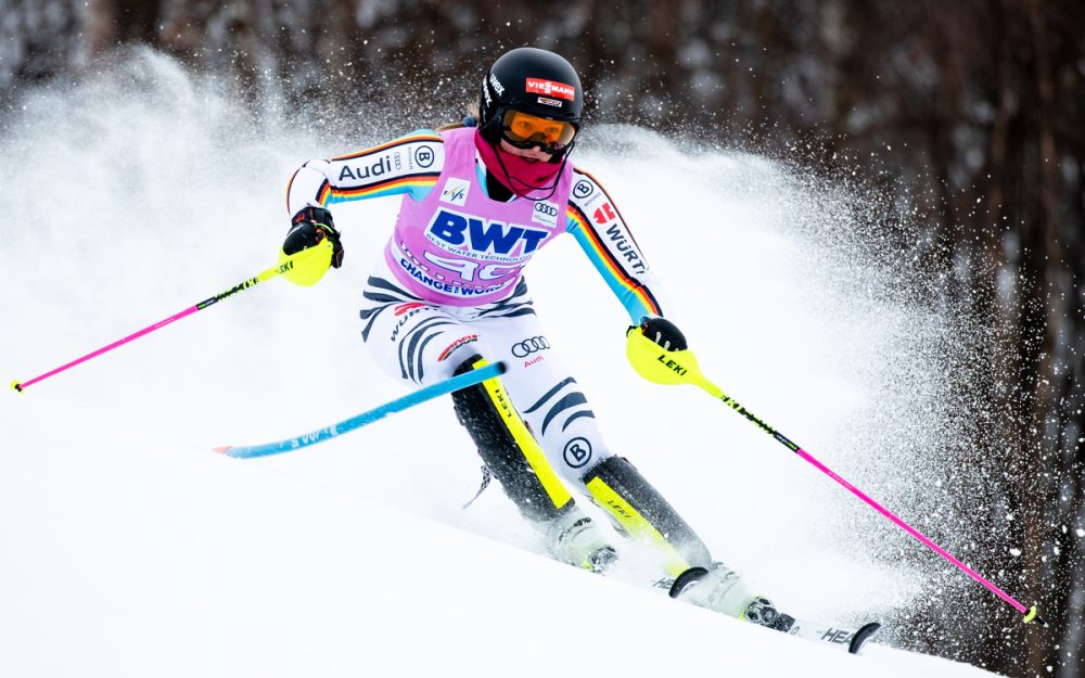 Emma Aicher, die jüngst im Weltcup zu überraschen vermochte, holt sich am Pass Thurn ihren ersten Europacup-Sieg. – Foto: GEPA pictures