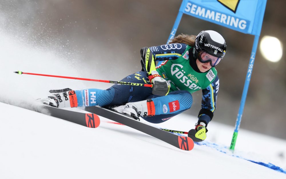 Hanna Aronsson Elfman (hier beim Weltcup-Rennen am Semmering) holt sich Gold im Riesenslalom. – Foto: GEPA pictures