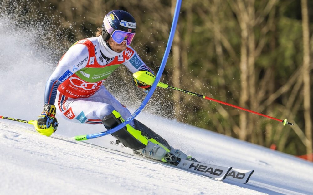 Atle Lie McGrath liegt beim Slalom von Kranjska Gora in Führung. – Foto: GEPA pictures