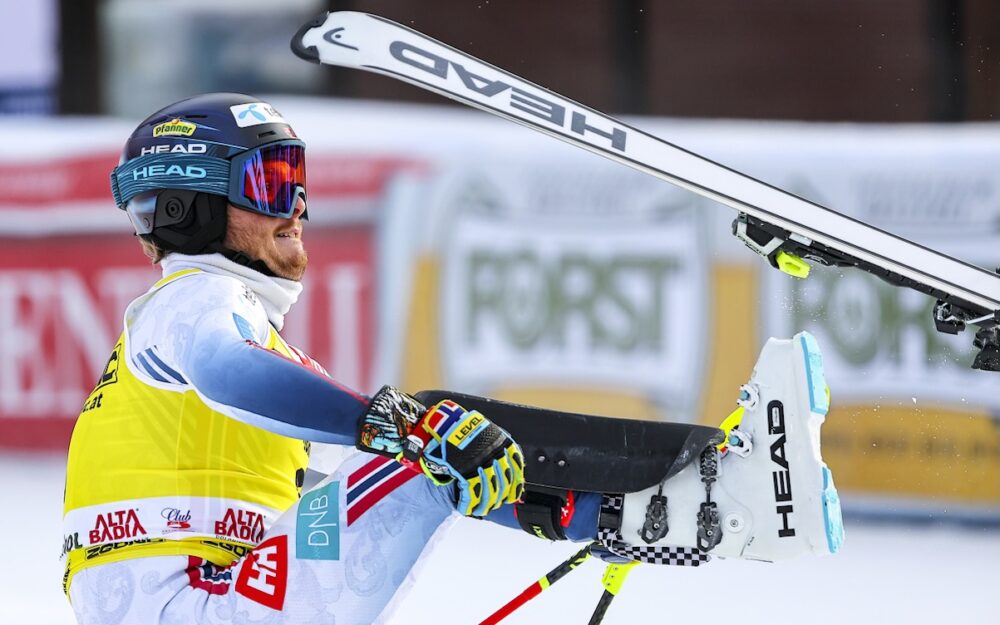 Atle Lie McGrath macht den Didier Cuche. – Foto: GEPA pictures