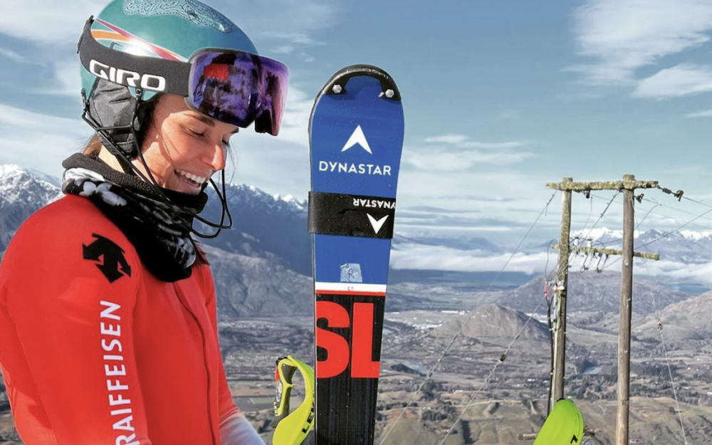 Elena Stoffel in Coronet Peak. – Foto: Instagram | @elenastoffel