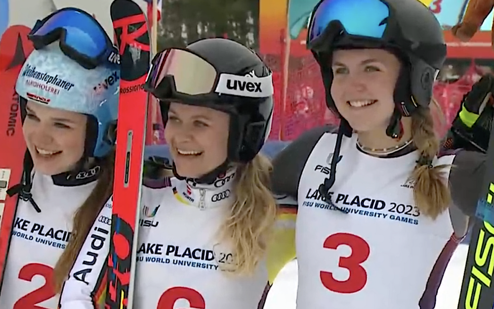 Fabiana Dorigo, Leonie Floetgen und Emma Hammergaard (v.l.) sicherten sich die Medaillen im Riesenslalom. – Foto: screenshot