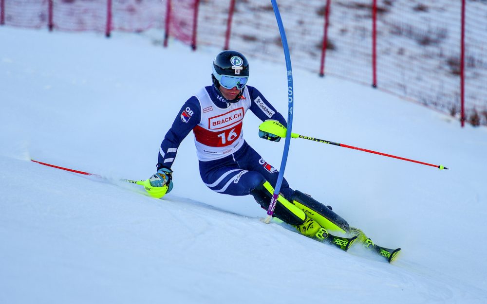 Ein Brite ist „liechtensteinischer Slalom-Meister“ Billy Major auf dem Weg zum Sieg in Adelboden. – Foto: rk-photography.ch