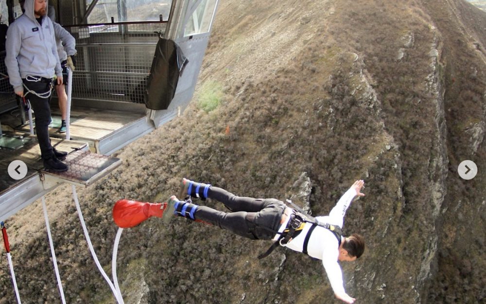 Semyel Bissig auf dem Weg 134 Meter in die Tiefe. – Foto: zvg / Instagram Bissig