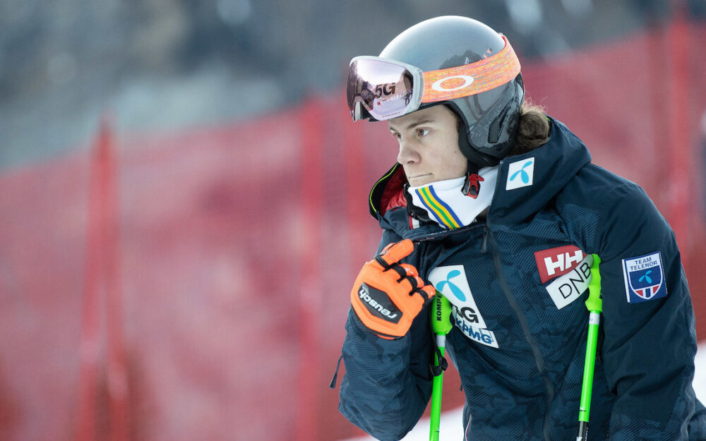 Lucas Braathen hat den Schmerz weggesteckt und liegt in Führung Lucas Braathen. – Foto: GEPA pictures