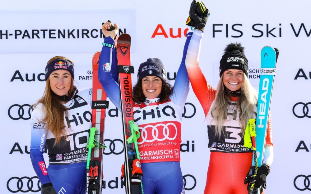 Federica Brignone (MItte) gewinnt vor Sofia Goggia (links) und Corinne Suter. – Foto: GEPA pictures
