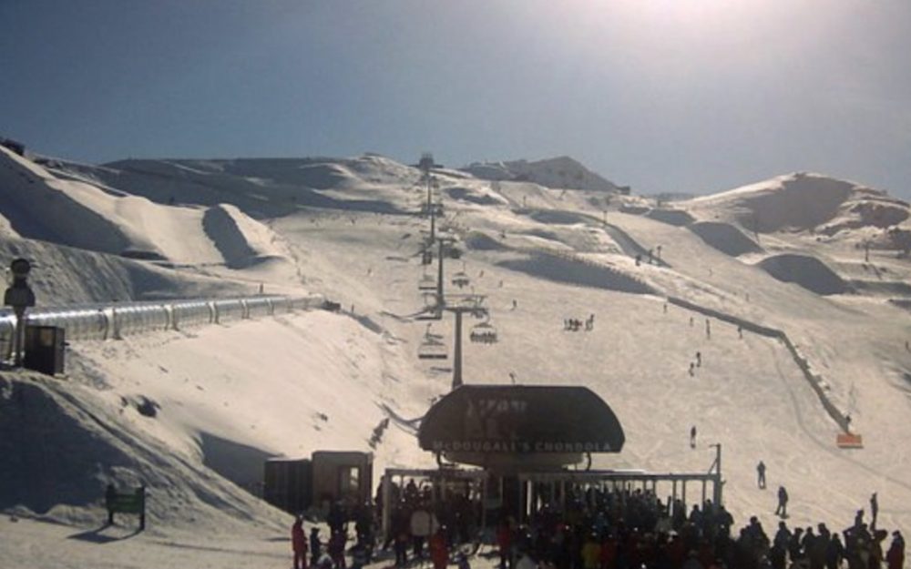 Schneemangel führt zu Renn-Absagen und Problemen In Cardrona sieht es auf den ersten Blick gut aus, aber nur auf den ersten Blick – Foto: Webcam Cardrona Ski Resort
