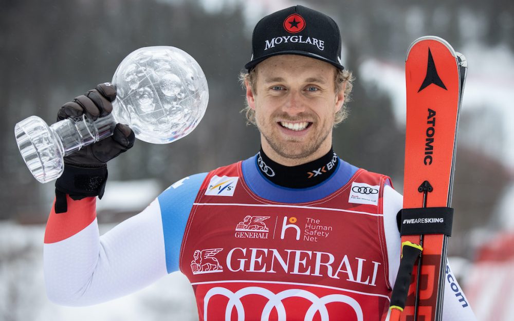 Kvitfjell abgesagt – Super-G-Kugel an Mauro Caviezel Mauro Caviezel mit der "geliehenen" Kristallkugel. – Foto: GEPA pictures