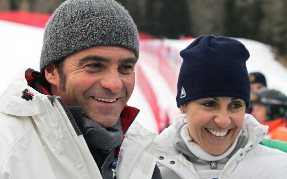 Debora Compagnoni (hier im Jahr 2006 mit Alberto Tomba) wird heute 50 Jahre alt. – Foto: GEPA pictures