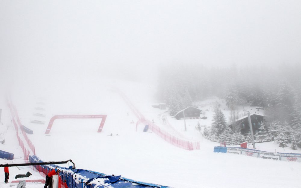 Nebel im Zielraum von Crans Montana. – Foto: GEPA pictures