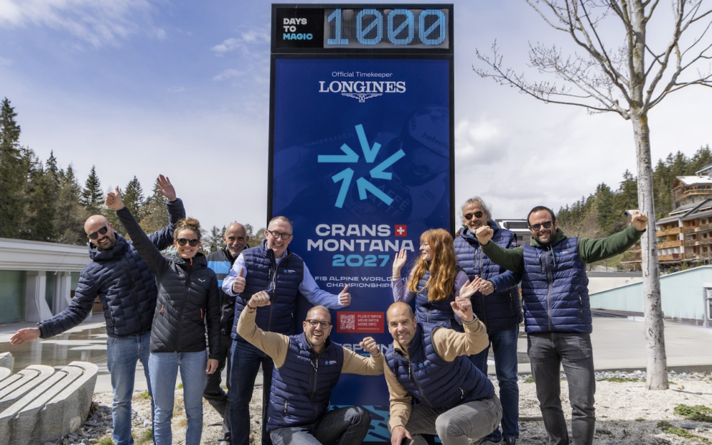 In 1000 Tagen beginnen die Weltmeisterschaften 2027 Das OK der 49. Ski-Weltmeisterschaften 2027 in Crans Montana. – Foto: cransmontana2027.ch