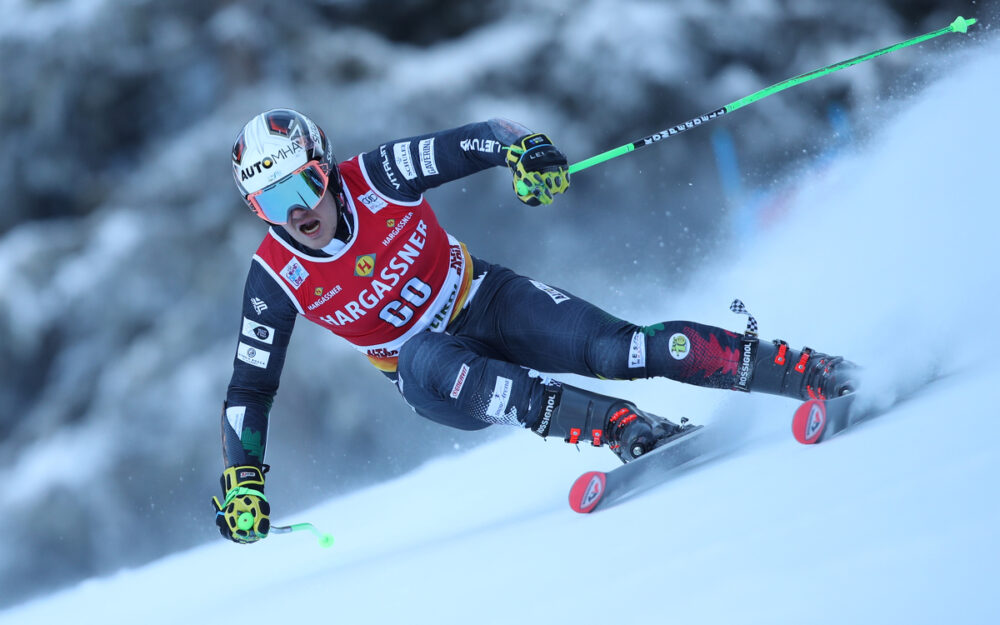 Das Global Racing Ski Team 2023/24 mit „zweieinhalb“ Schweizern Andrej Drukarov ist neu auch Mitglied im Global Racing Team. – Foto: GEPA pictures