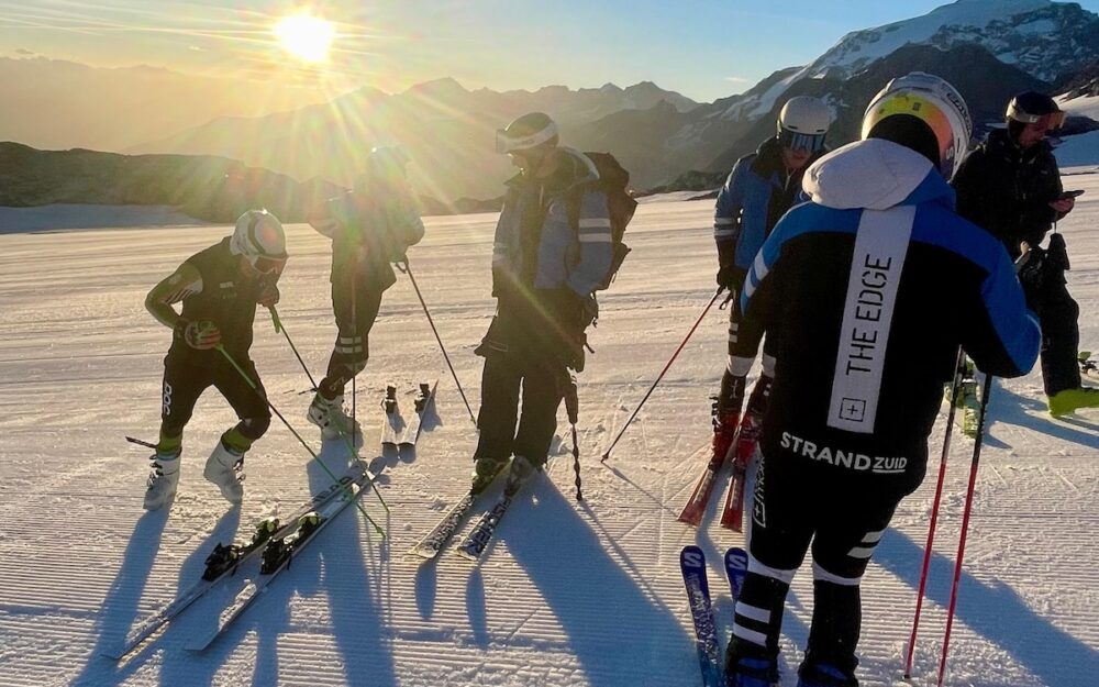 Das "The Edge Ski Team" bei der Trainingsvorbereitung. – Fotos: zvg/The Edge