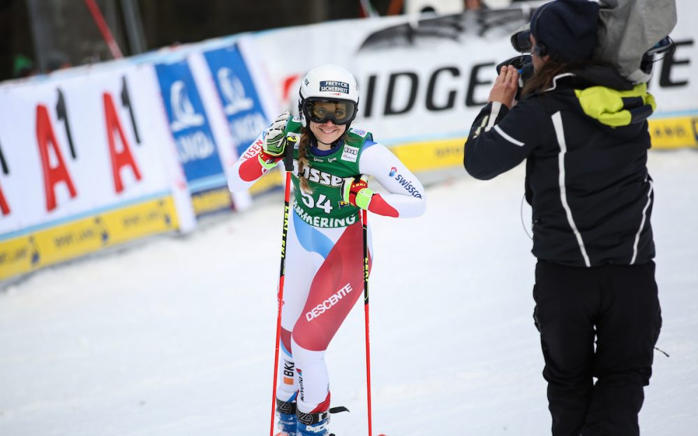 Ein Lächeln für die Kamera – Andrea Ellenberger. – Foto: GEPA pictures