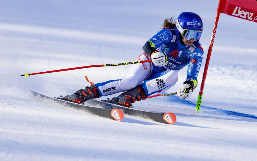 Doriane Escane – hier beim Weltcup in Lienz – gewinnt beide EC-Riesenslaloms von Sestriere. – Foto: GEPA pictures