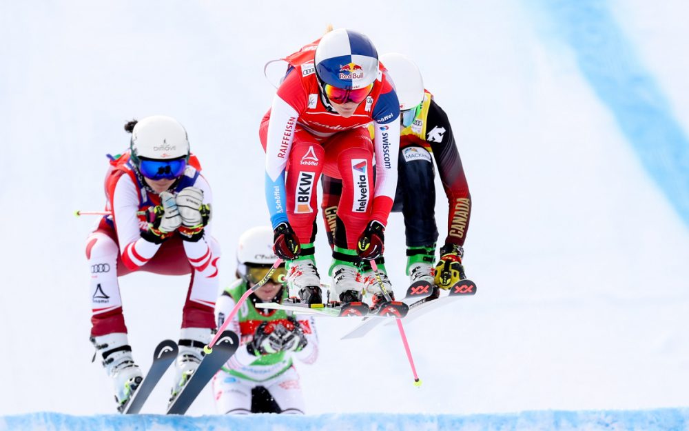 Die besten Skicrosserinnen und -crosser bestreiten ihre ersten Wettkämpfe in China. – Foto: GEPA pictures