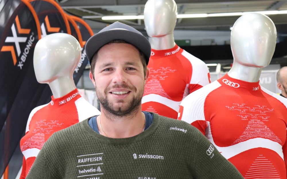 Schweizer Ski-Trio für Auszeichnungen nominiert Beat Feuz hat schon mal ein "Rudel Bodyguards" um sich geschart. – Foto: Peter Gerber Plech