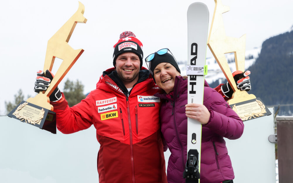 Beat Feuz mit seiner Partnerin Katrin Triendl. – Foto: GEPA pictures