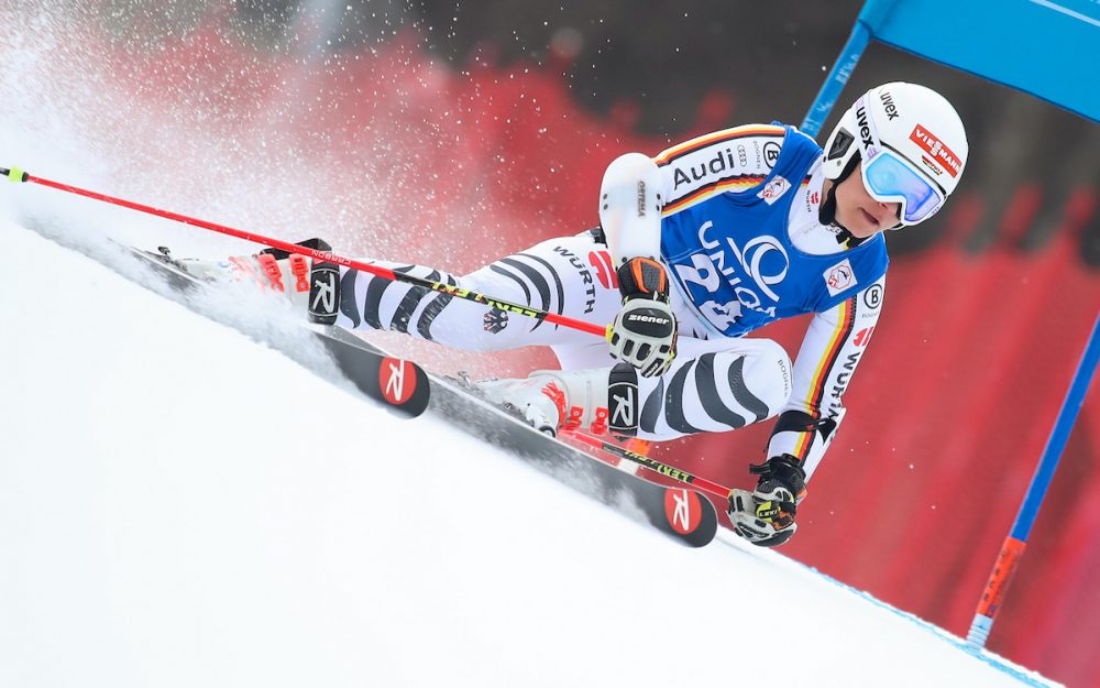 Weltcup-Premiere für 19-jährige Deutsche Leonie Flötgen. – Foto: GEPA pictures