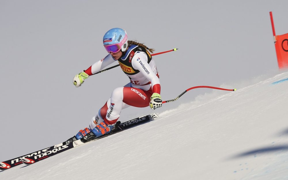 Die Schweizerinnen dominieren das zweite Training Nicht auf korrektem Weg aber immerhin: Taggesbestzeit für Jasmine Flury. – Foto: GEPA pictures