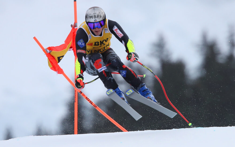 Nico Gauer beim Silberhorn-Sprung in Wengen. - Foto: GEPA pictures