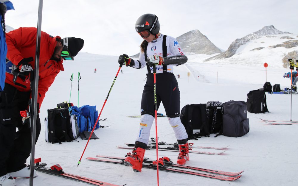 Training abgebrochen – Sorgen um Sofia Goggia Sofia Goggia am Donnerstag (18. Oktober) beim Training in Hintertux. – Foto: GEPA pictures