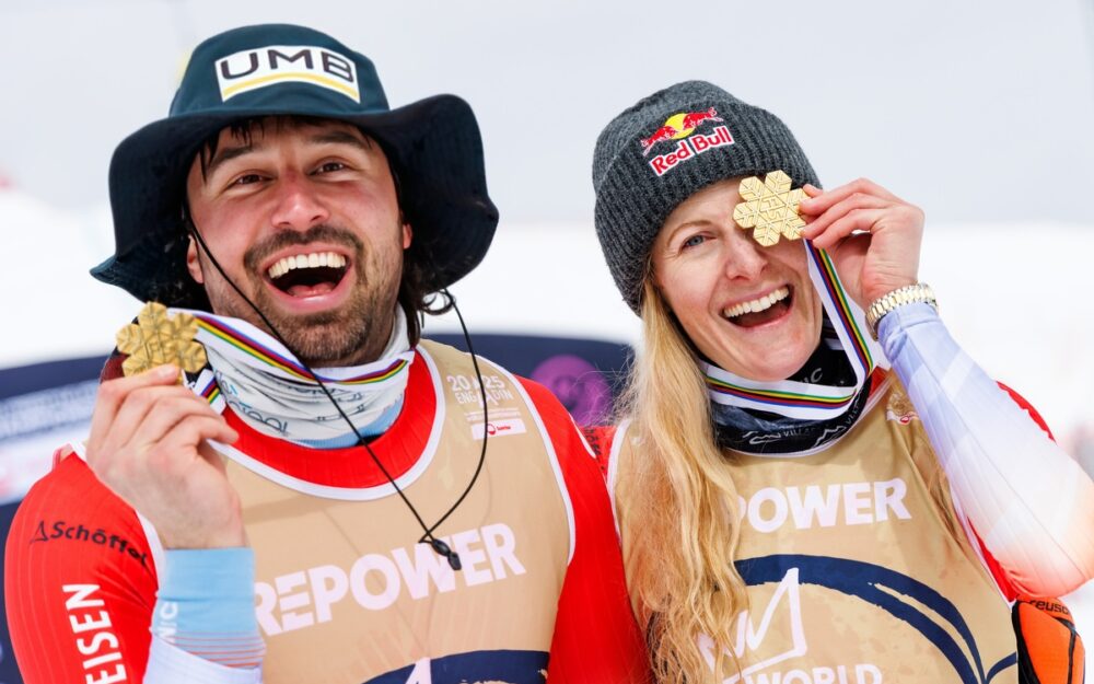 Skicross: Ryan Regez und Fanny Smith holen WM-Gold Weltmeister und Weltmeisterin – Ryan Regez und Fanny Smith freuen sich über gewonnenes Edelmetall. – Foto: GEPA pictures