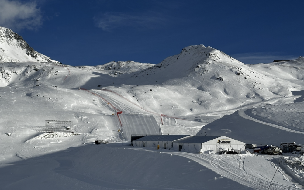 Winterliche Verhältnisse auf und neben der "Gran Becca"-Piste. – Foto: Cervino Ski Paradise