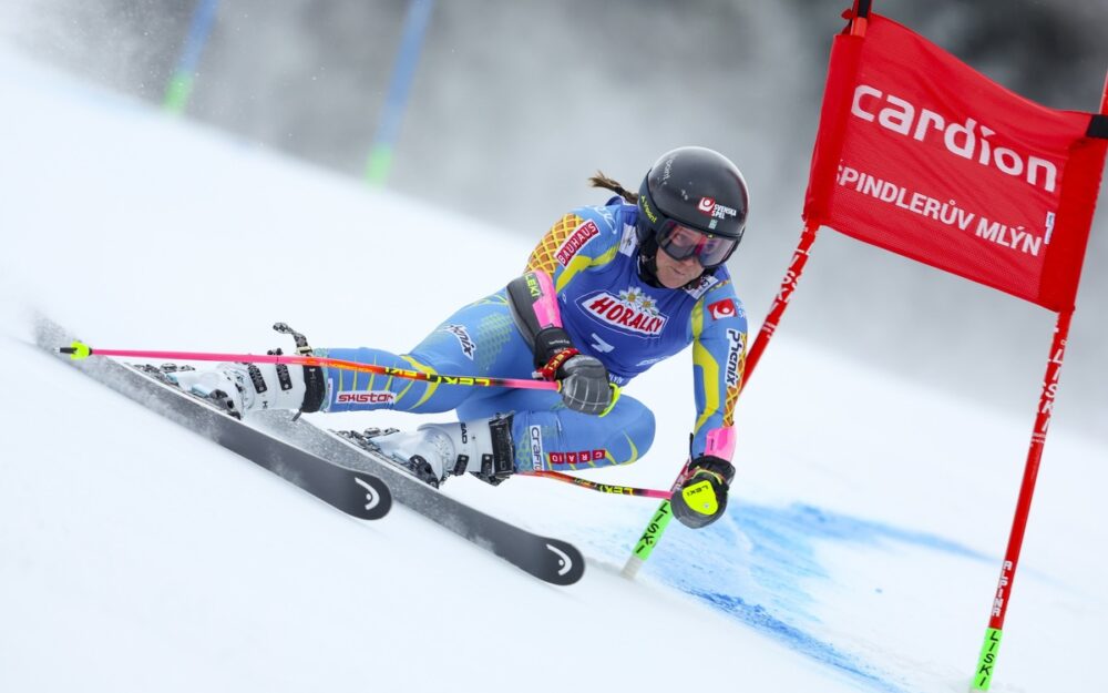 Sara Hector liegt nach dem 1. Lauf des Weltcup-Riesenslaloms in Spindlermühle in Führung. – Foto: GEPA pictures