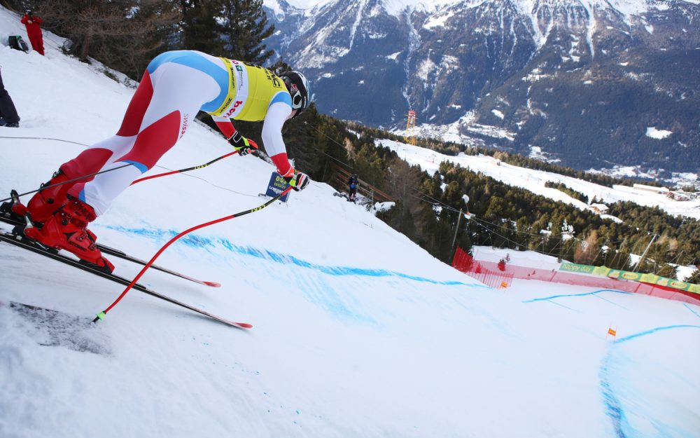 Niels Hintermann startet zum Training auf der "Stelvio" von Bormio. – Foto: GEPA pictures