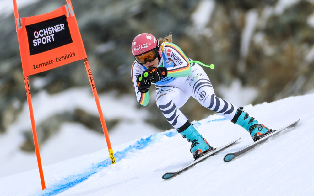 Katrin Hirtl-Stanggassinger steht am Wochenende am Start der Weltcup-Abfahrten von Zermatt/Cervinia. – Foto: GEPA picutes