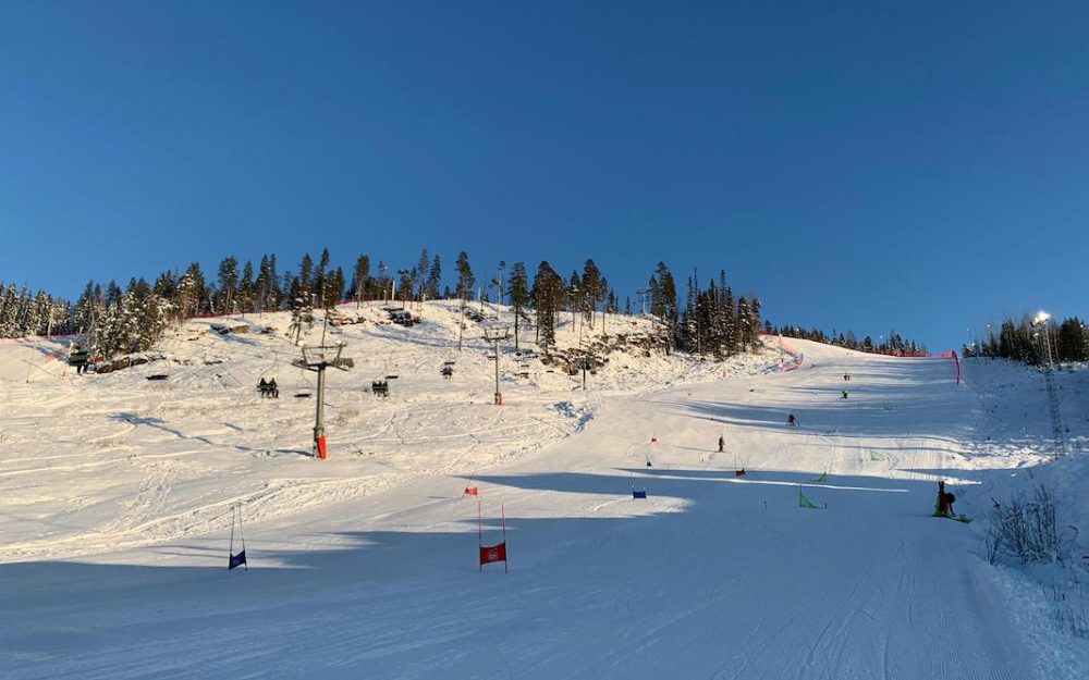 Schweizer Slalom-Teams reisen in den Winter Winterliche Verhältnisse in Kabdalis. – Fotos: zvg/Joris
