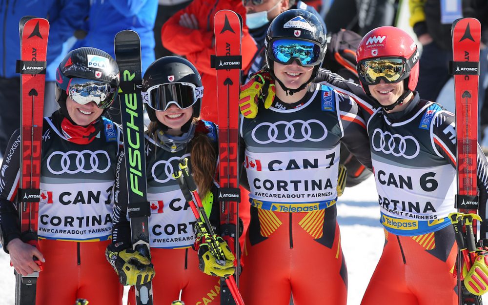 Erin Mielzynski, Cassidy Gray, Jeffrey und Erik Read vertragen Kanada beim Team-Event an den Weltmeisterschaften in Cortina. – Foto: GEPA pictures