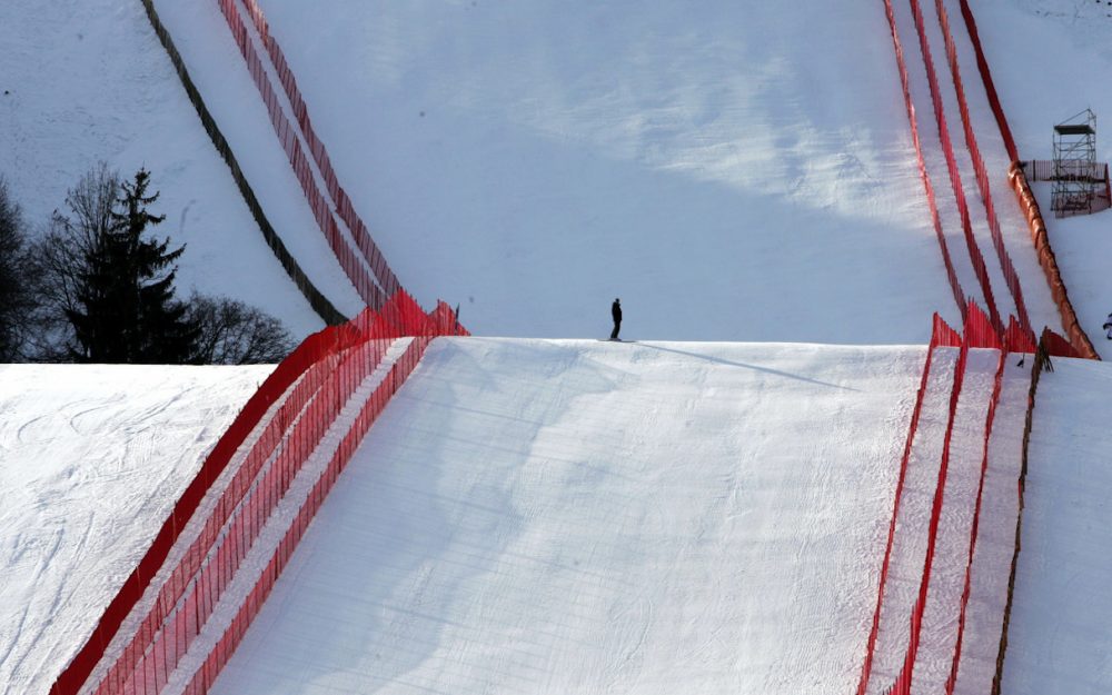 Der Zielsprung in Kitzbühel soll bleiben, die Anfahrt aber gedrosselt werden. – Foto: GEPA pictures