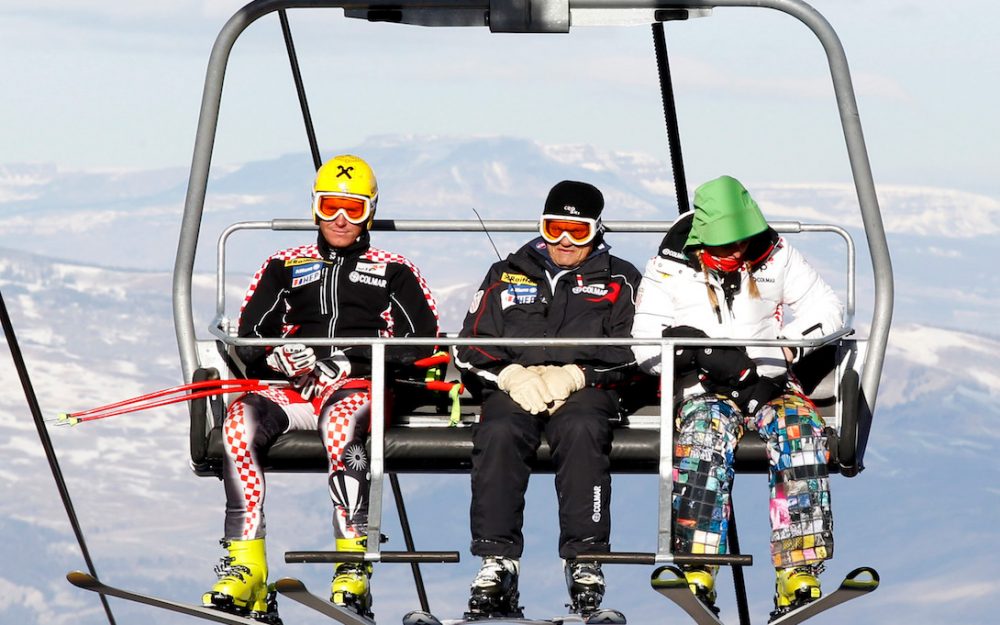 Ivica, Ante und Janica Kostelic auf dem Weg nach oben. – Foto: GEPA pictures