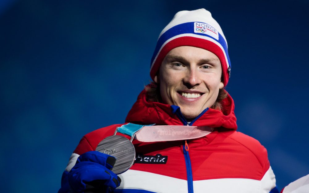 Henik Kristoffersen, hier mit der in PyeongChang gewonnenen Silbermedaille. – Foto: GEPA pictures