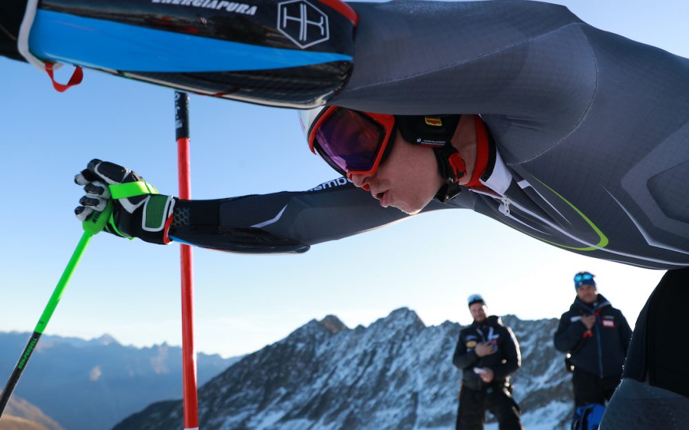 18 Norwegerinnen und Norweger streben nach ersten Punkten Henrik Kristoffersen und das norwegische Team sind bereit. – Foto: GEPA pictures