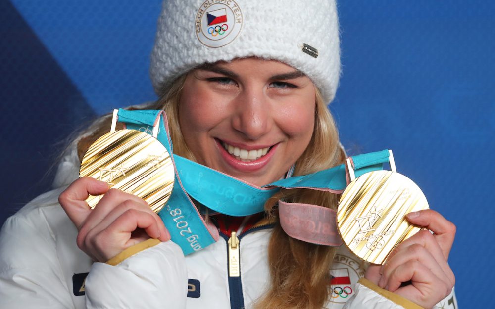 Ester Ledecka – Olympiasiegerin im Super-G und im Snowboard Parallel-Riesenslalom. – Foto: GEPA pictures