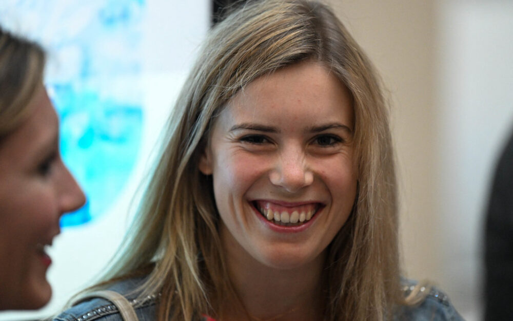 Katharina Liensberger. Kann sie bald auch wieder über sportliche Erfolge lachen? – Foto: GEPA pictures