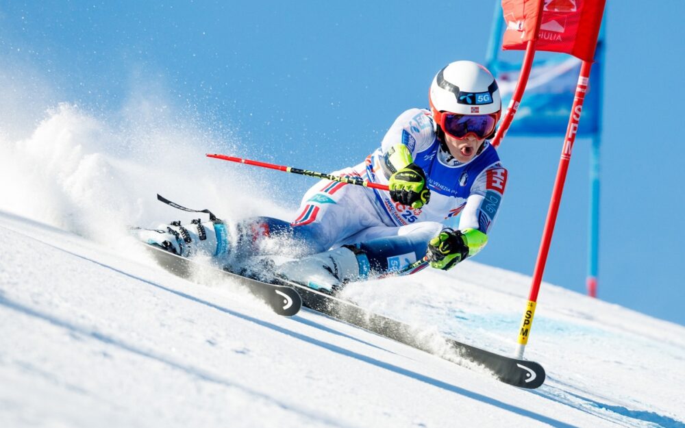 Peder Lunder, hier beim Riesenslalom an den Junioren-Weltmeisterschaften 2025, erlebt in Levi sein Weltcup-Debut. – Foto: GEPA pictures