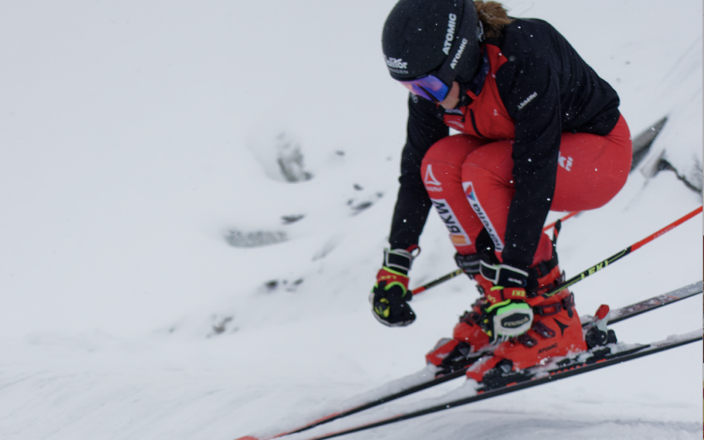 Skicross: Längere Pause statt Punkte – Celia Malzach verletzt Celia Malzach. – Foto: zvg