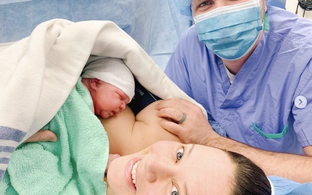 Mutter Lana und Vater Manuel Osborne-Paradis freuen sich über die Geburt von Toby James. – Foto: Instagram / Manuel Osborne-Paradis