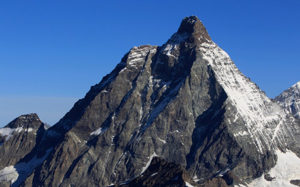 Das Matterhorn wird Teil der stolzen Kulisse eines Weltcup-Rennens. – Foto: GEPA pictures