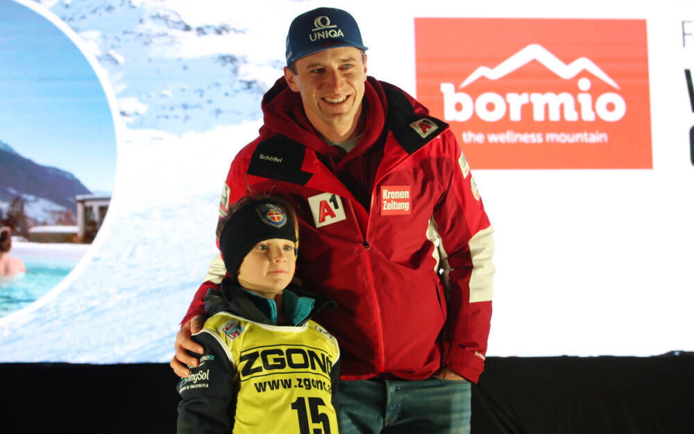 Bormio-Abfahrt findet ohne Matthias Mayer und Niels Hintermann statt Matthias Mayer bei der Startnummernauslosung in Bormio. – Foto: GEPA pictures