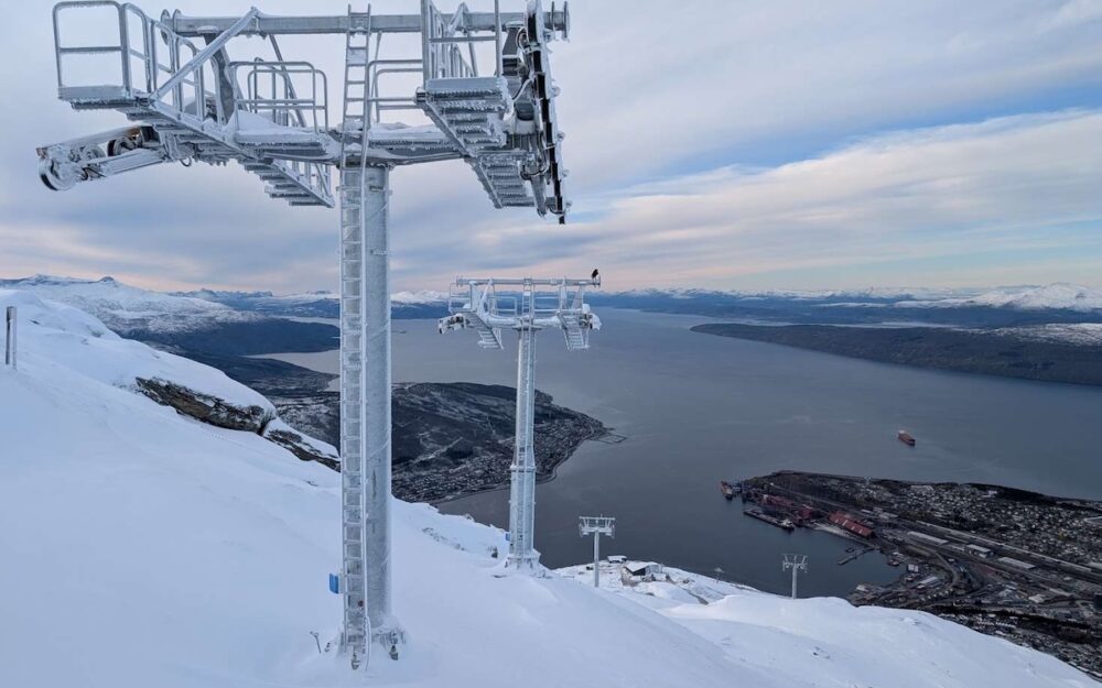 Ein Teil der Masten der neuen Anlage steht bereits. – Foto: zvg / skiforbundet.no