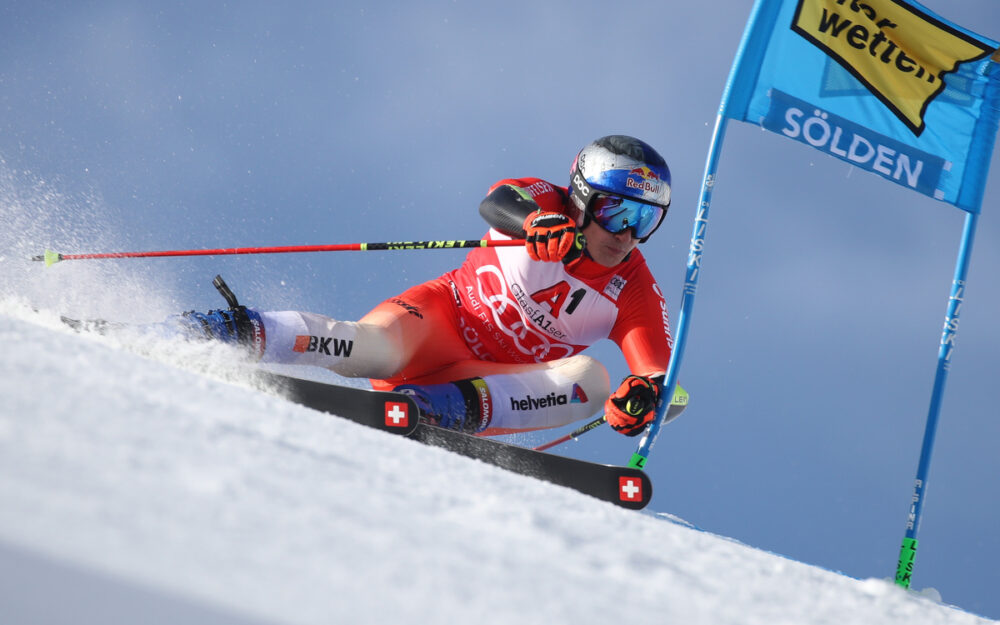 Marco Odermatt liegt nach dem 1. Lauf des Riesenslaloms von Sölden in Führung. – Foto: GEPA pictures