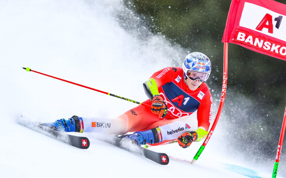 Marco Odermatt liegt in Front und peilt in Bansko Saisonsieg Nummer 10 an Marco Odermatt unterwegs zur Bestzeit. – Foto: GEPA pictures